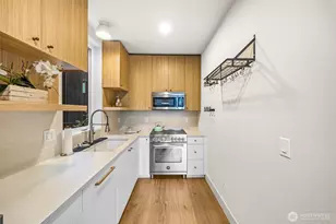 8547 Evanston Ave N, Seattle, WA 98103 - Photo 18