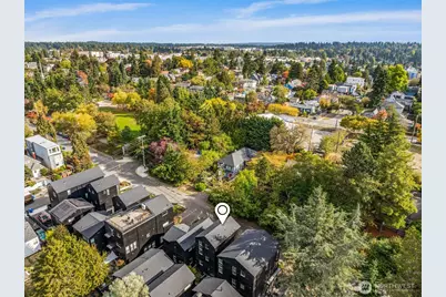 8547 Evanston Avenue N, Seattle, WA 98103 - Photo 34