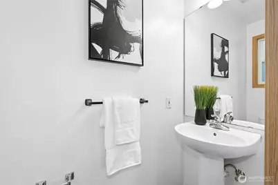 14348 Wallingford Avenue N, Seattle, WA 98133 - Photo 12