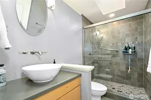 15865 Northup Way, Bellevue, WA 98008 - Photo 30