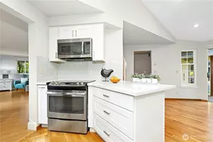 15865 Northup Way, Bellevue, WA 98008 - Photo 10