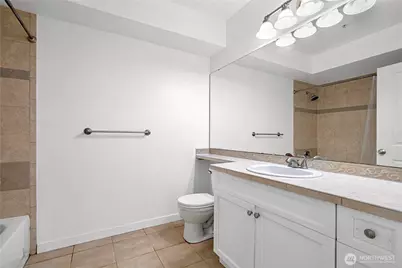 530 4th Avenue W #108, Seattle, WA 98119 - Photo 22