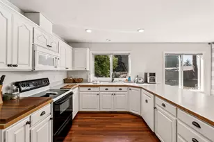 16328 37th St Ct E, Lake Tapps, WA 98391 - Photo 8