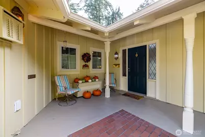 1410 S 10th Street, Mount Vernon, WA 98274 - Photo 2