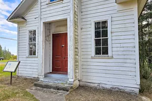 4200 Sharpe Ln, Anacortes, WA 98221 - Photo 6