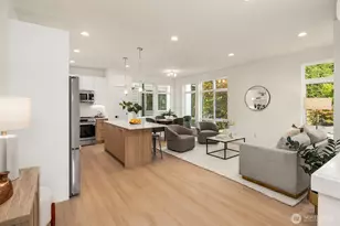 10827 11th Ave NE, Seattle, WA 98125 - Photo 2