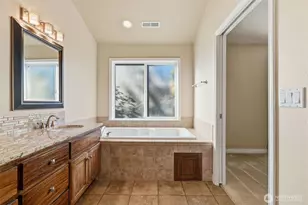 5805 W 14th Ave, Kennewick, WA 99338 - Photo 16