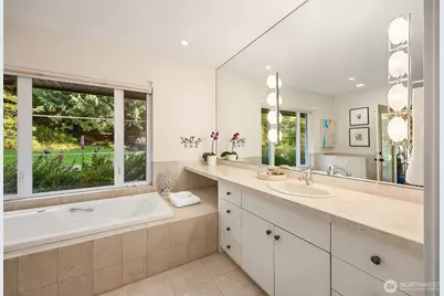 5815 NE Baker Hill Road, Bainbridge Island, WA 98110 - Photo 20