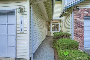 2132 NW Pacific Yew Pl, Issaquah, WA 98027 - Photo 2