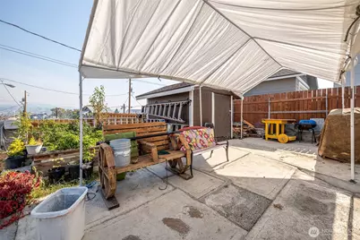 221 Okanogan Ave, Wenatchee, WA 98801 - Photo 6