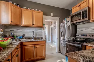 221 Okanogan Ave, Wenatchee, WA 98801 - Photo 12