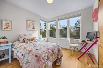 8547 Evanston Avenue N, Seattle, WA 98103 - Photo 24