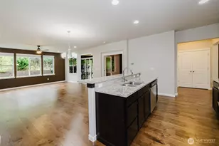 3850 Portside Dr, Bremerton, WA 98312 - Photo 8