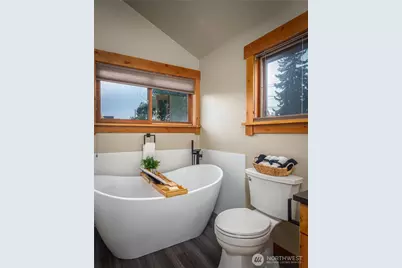 937 N 71st Street, Seattle, WA 98103 - Photo 24