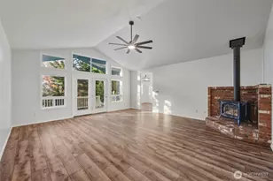 425 S 39th Pl, Mount Vernon, WA 98274 - Photo 6