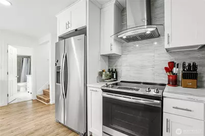 8739 17th Avenue NW, Seattle, WA 98117 - Photo 12