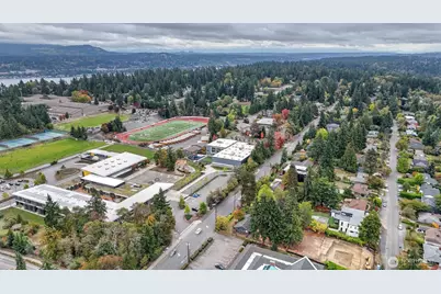 4025 86th Avenue SE, Mercer Island, WA 98040 - Photo 8