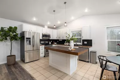 19366 Parson Creek Road, Burlington, WA 98233 - Photo 8