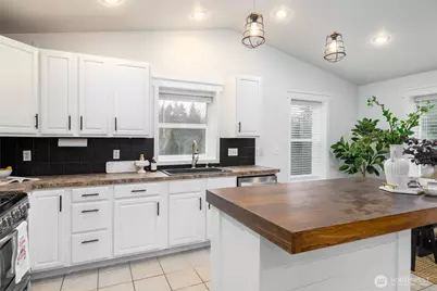 19366 Parson Creek Road, Burlington, WA 98233 - Photo 12