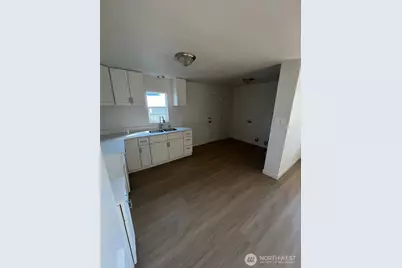 915 E 52nd Street, Tacoma, WA 98404 - Photo 10