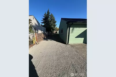 915 E 52nd Street, Tacoma, WA 98404 - Photo 6