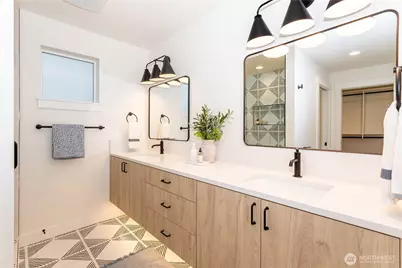 7341 21st Avenue NE #B, Seattle, WA 98115 - Photo 12