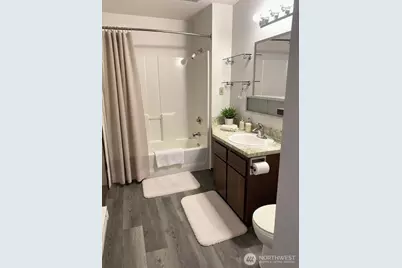 8848 Interlake Avenue N, Seattle, WA 98103 - Photo 22