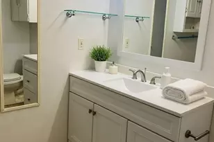 8848 Interlake Ave N, Seattle, WA 98103 - Photo 18