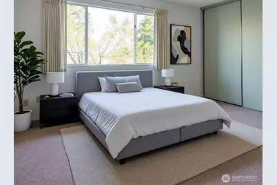 8848 Interlake Avenue N, Seattle, WA 98103 - Photo 14