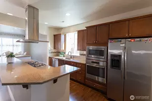 12512 SE 302nd Pl, Auburn, WA 98092 - Photo 8