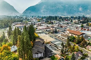 325 Division St, Leavenworth, WA 98826 - Photo 4