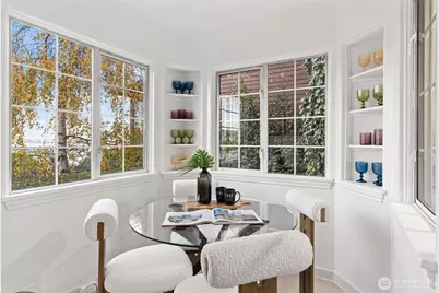 1820 Magnolia Way W, Seattle, WA 98199 - Photo 10