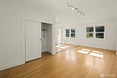 2114 7th Avenue W, Seattle, WA 98119 - Photo 6