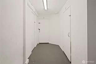 2114 7th Ave W, Seattle, WA 98119 - Photo 22