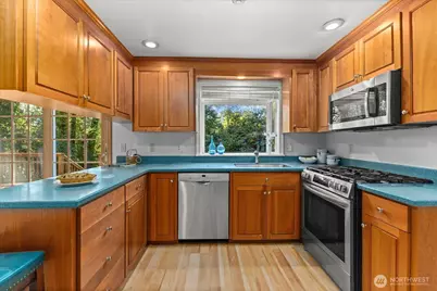 18529 NE 184th Street, Woodinville, WA 98077 - Photo 10