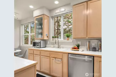 15620 NE 91st Way #B902, Redmond, WA 98052 - Photo 16