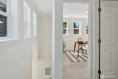 16828 Ambaum Boulevard S, Burien, WA 98148 - Photo 36