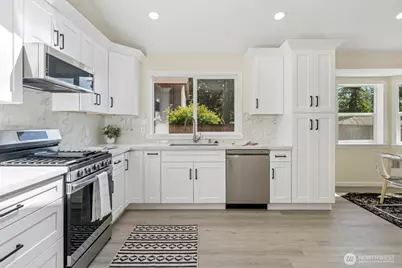 16828 Ambaum Boulevard S, Burien, WA 98148 - Photo 2