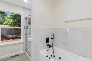 16828 Ambaum Blvd S, Burien, WA 98148 - Photo 18