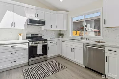 16828 Ambaum Boulevard S, Burien, WA 98148 - Photo 8