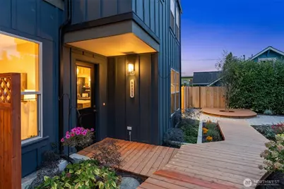 5033 25th Avenue SW #A, Seattle, WA 98106 - Photo 2