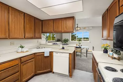 9710 5th Avenue NE #503, Seattle, WA 98115 - Photo 18