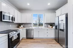 22834 SE Sitka St, Black Diamond, WA 98010 - Photo 2