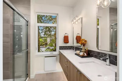 10817 11th Avenue NE #B, Seattle, WA 98125 - Photo 16