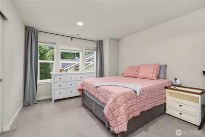 23000 NE 8th #E5, Sammamish, WA 98074 - Photo 12