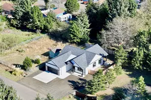 716 Island Cir SE, Ocean Shores, WA 98569 - Photo 4