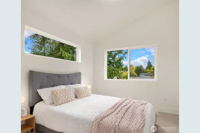 215 NE 123rd Street, Seattle, WA 98125 - Photo 22