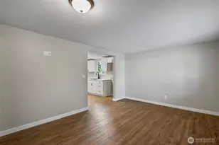 726 109th St SE, Everett, WA 98208 - Photo 2