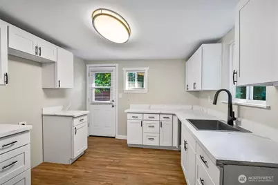 726 109th Street SE, Everett, WA 98208 - Photo 8