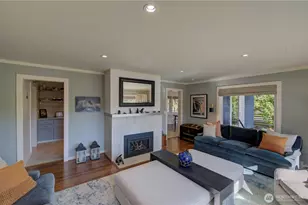 1115 34 St, Seaview, WA 98644 - Photo 12